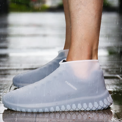 Waterproof silicone shoe covers in rain